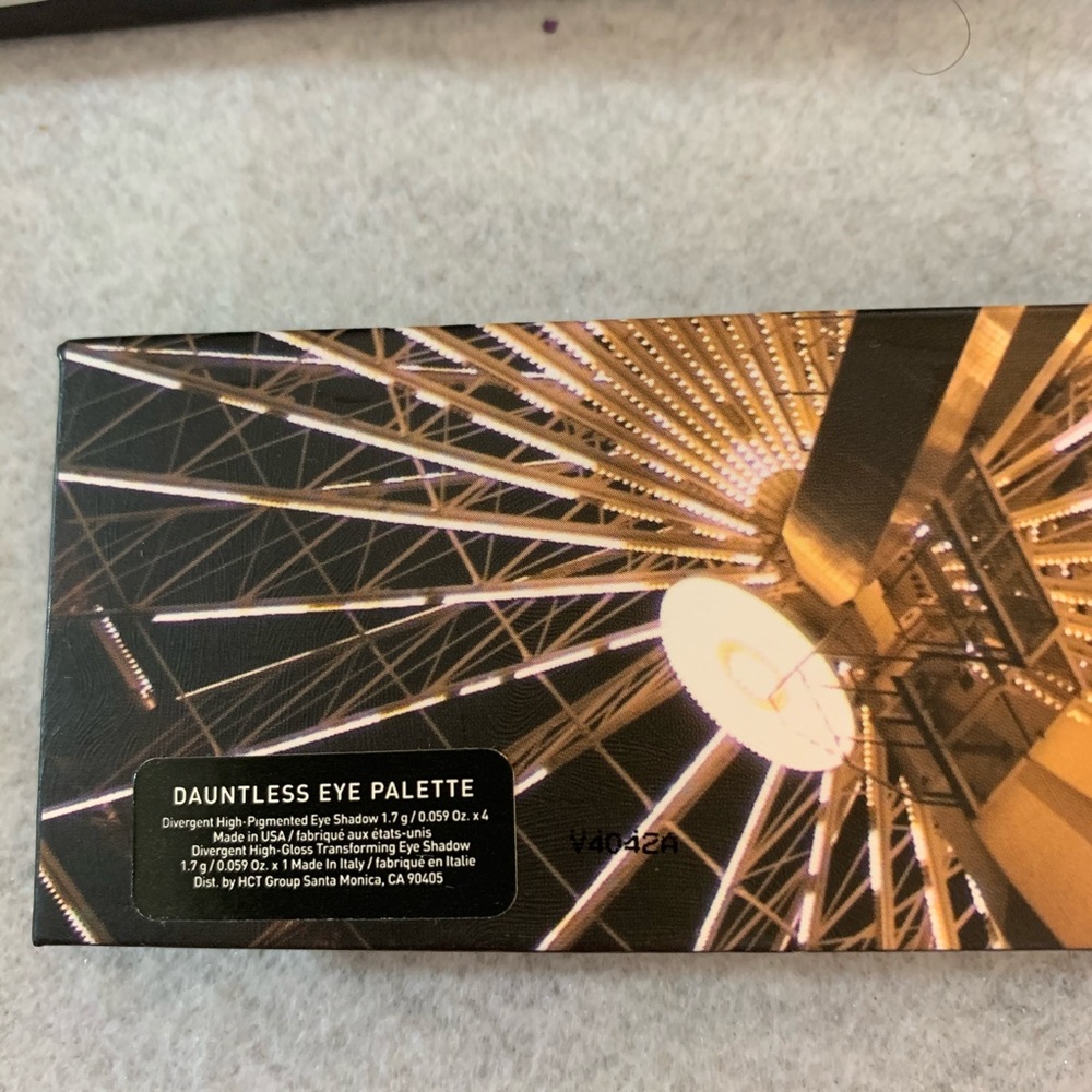 Sephora Divergent Multipiece Collectors Makeup Kit - Picture 7 of 16